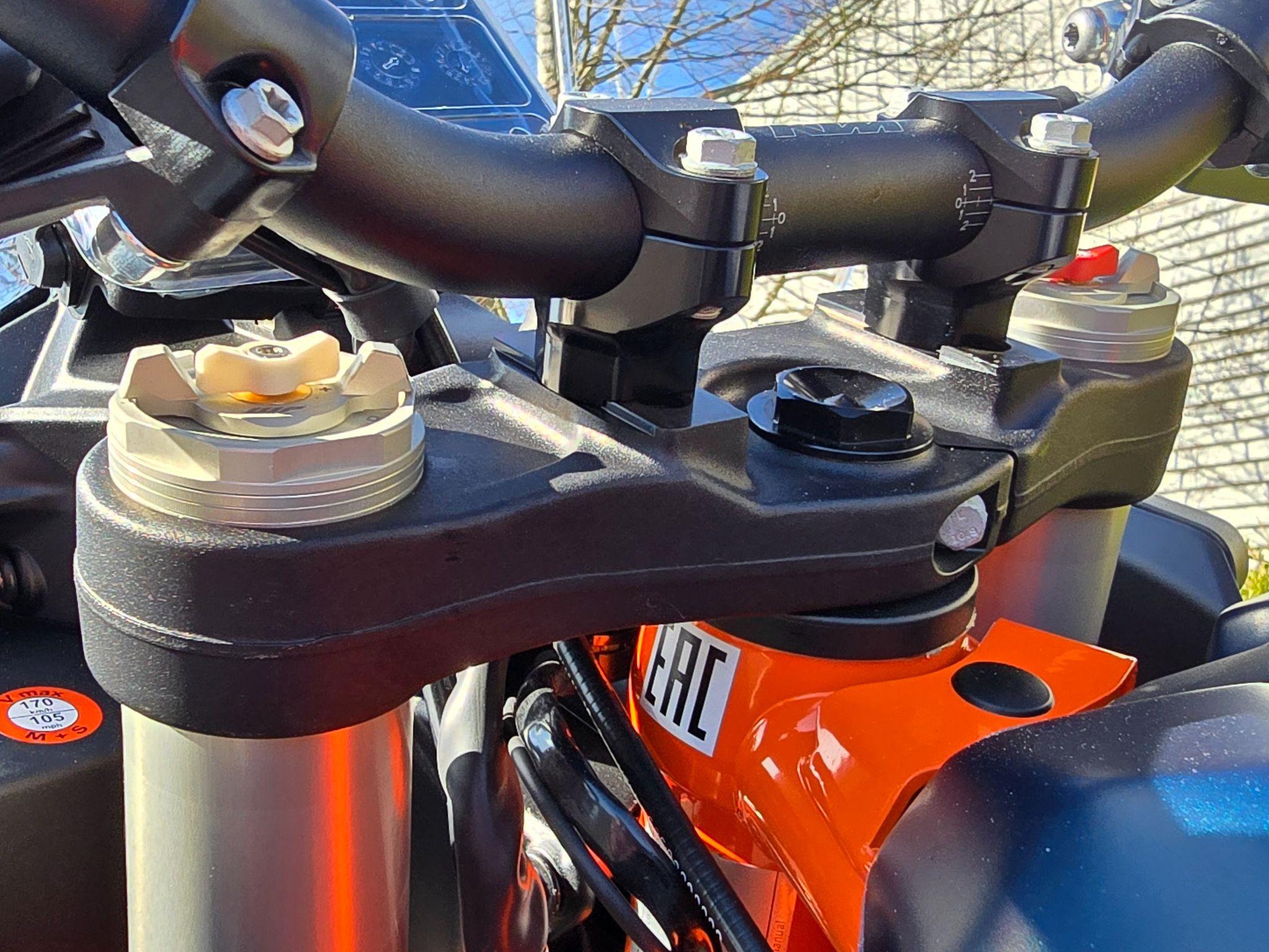 SOLD 2025 KTM 890 R Euro 5
